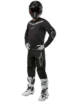2024 Fluid Graphite Bekleidungsset