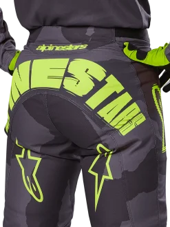 2025 Racer Hollow Bekleidungsset