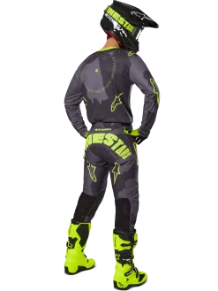 2025 Racer Hollow Bekleidungsset