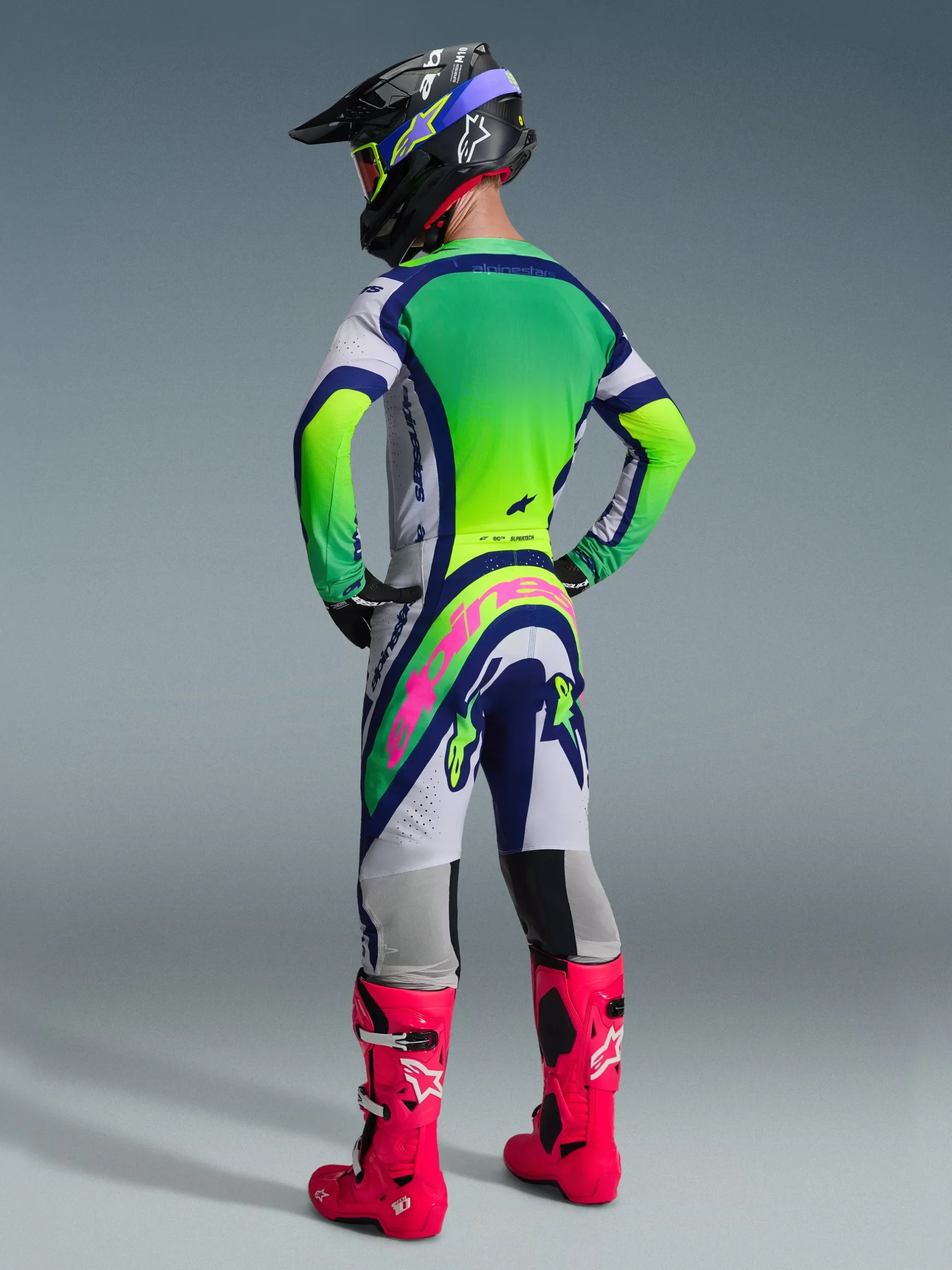 2026 Supertech Vista Bekleidungsset