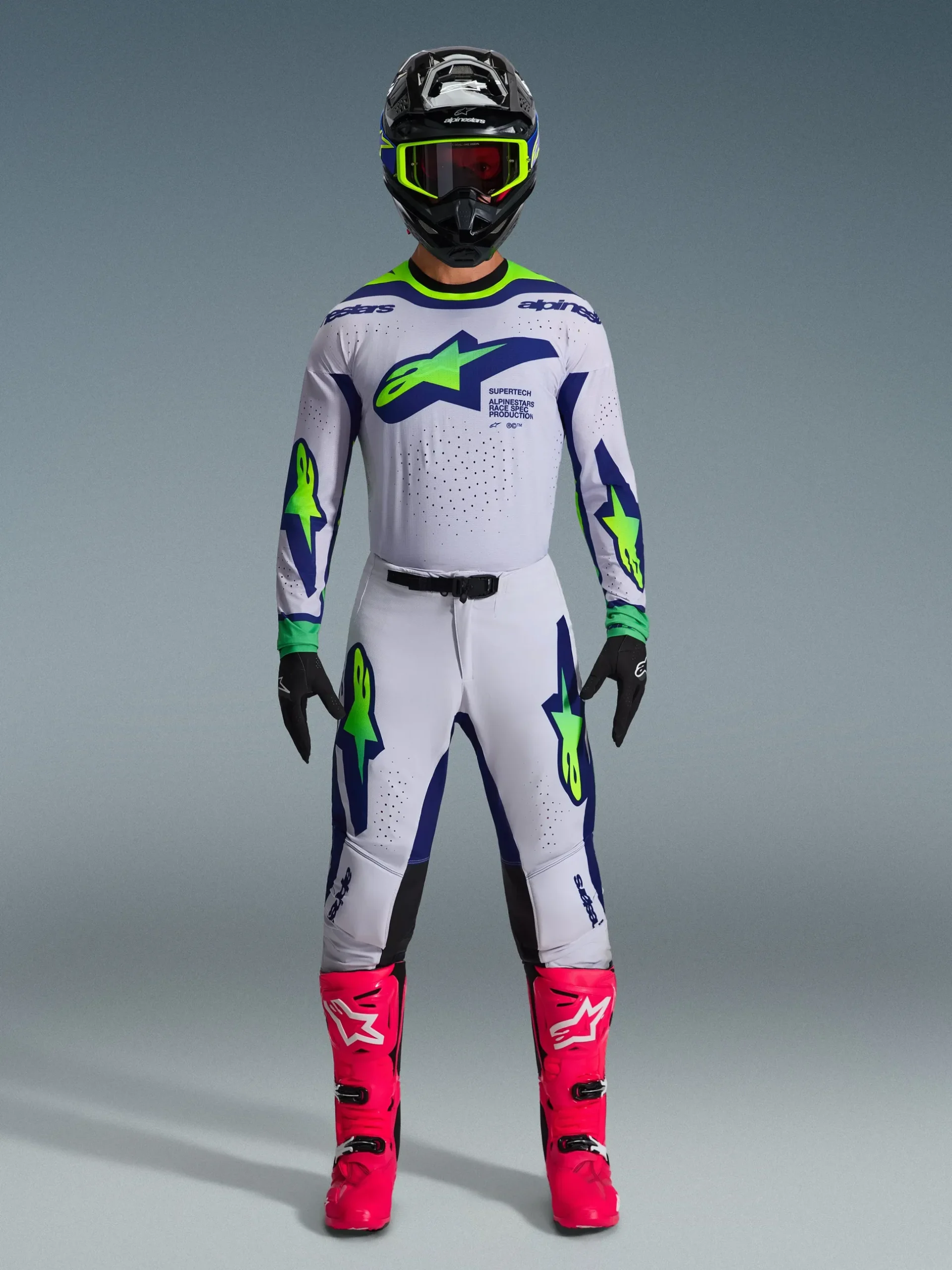 2026 Supertech Vista Bekleidungsset